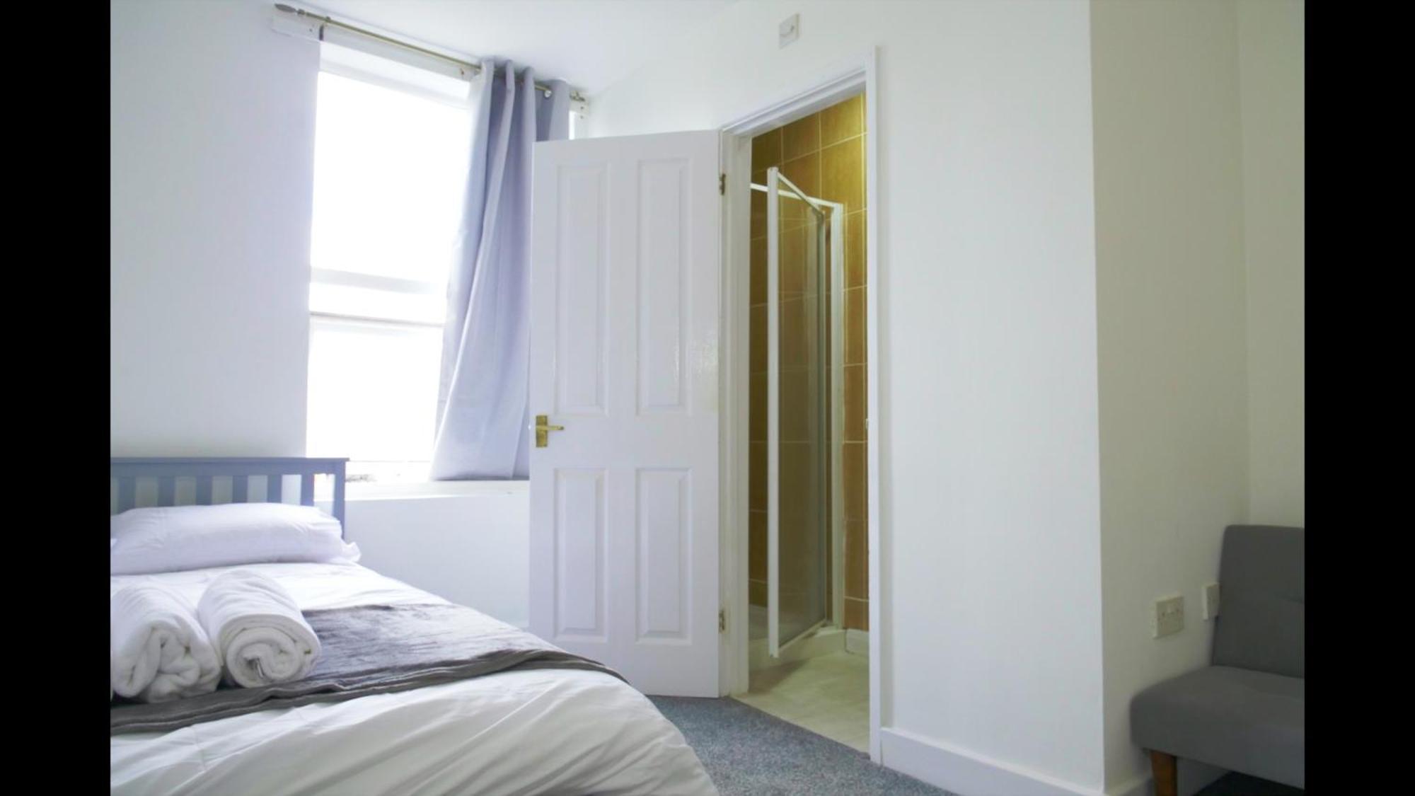 Cosy & Modern 1 Bed Studio Apart-Hotel เลมิงตันสปา ภายนอก รูปภาพ