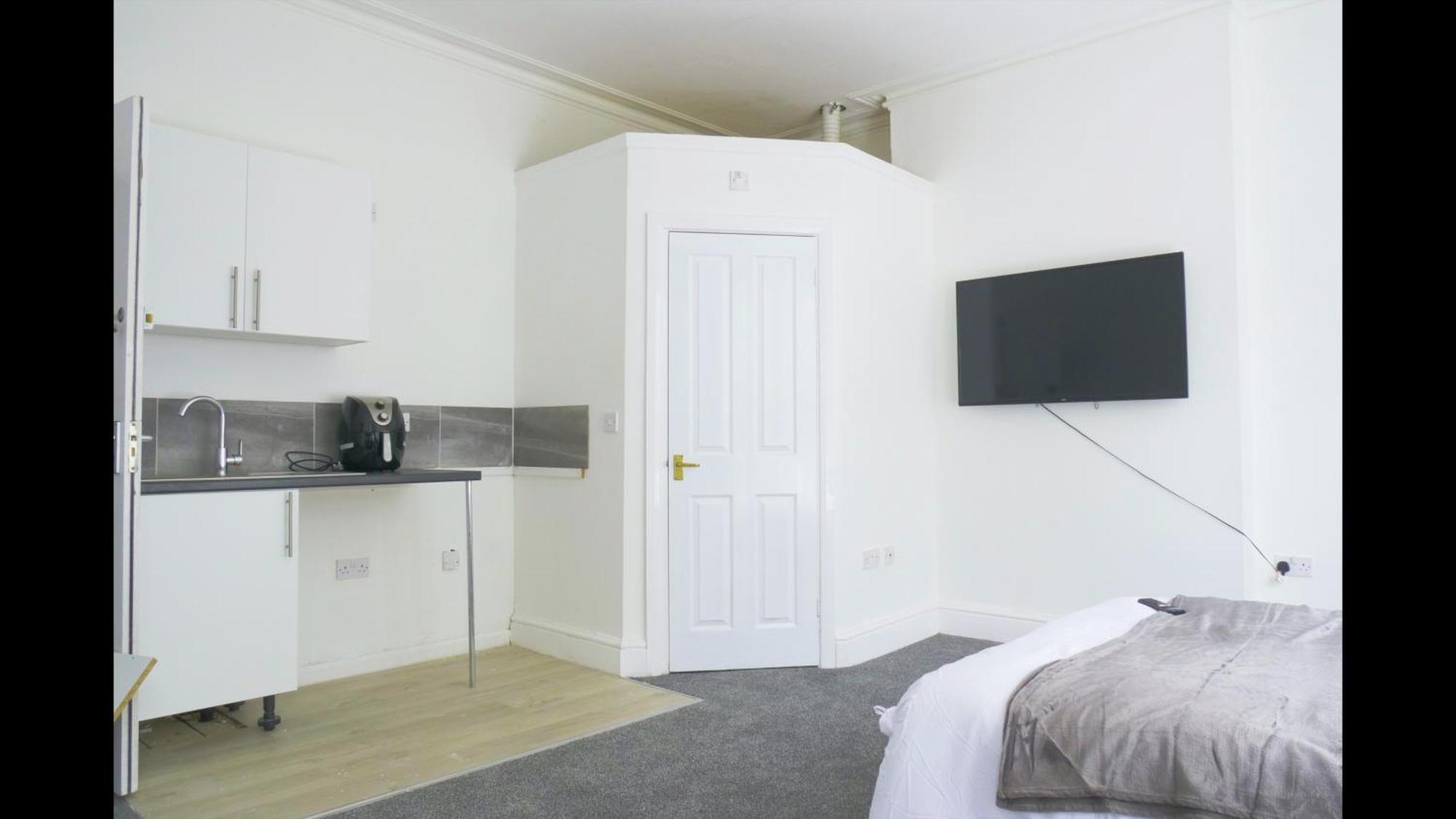 Cosy & Modern 1 Bed Studio Apart-Hotel เลมิงตันสปา ภายนอก รูปภาพ